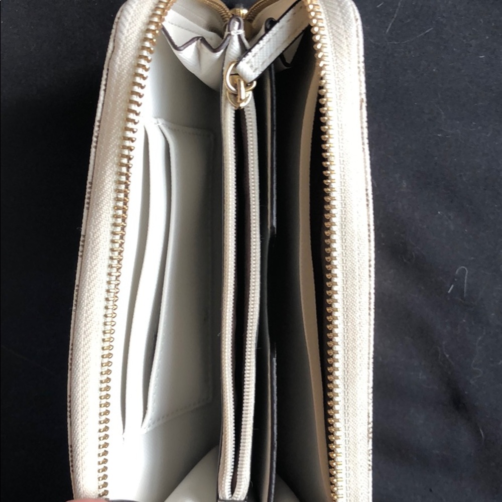 Michael Kors bag & wristlet/wallet (authentic) - Picture 3 of 6